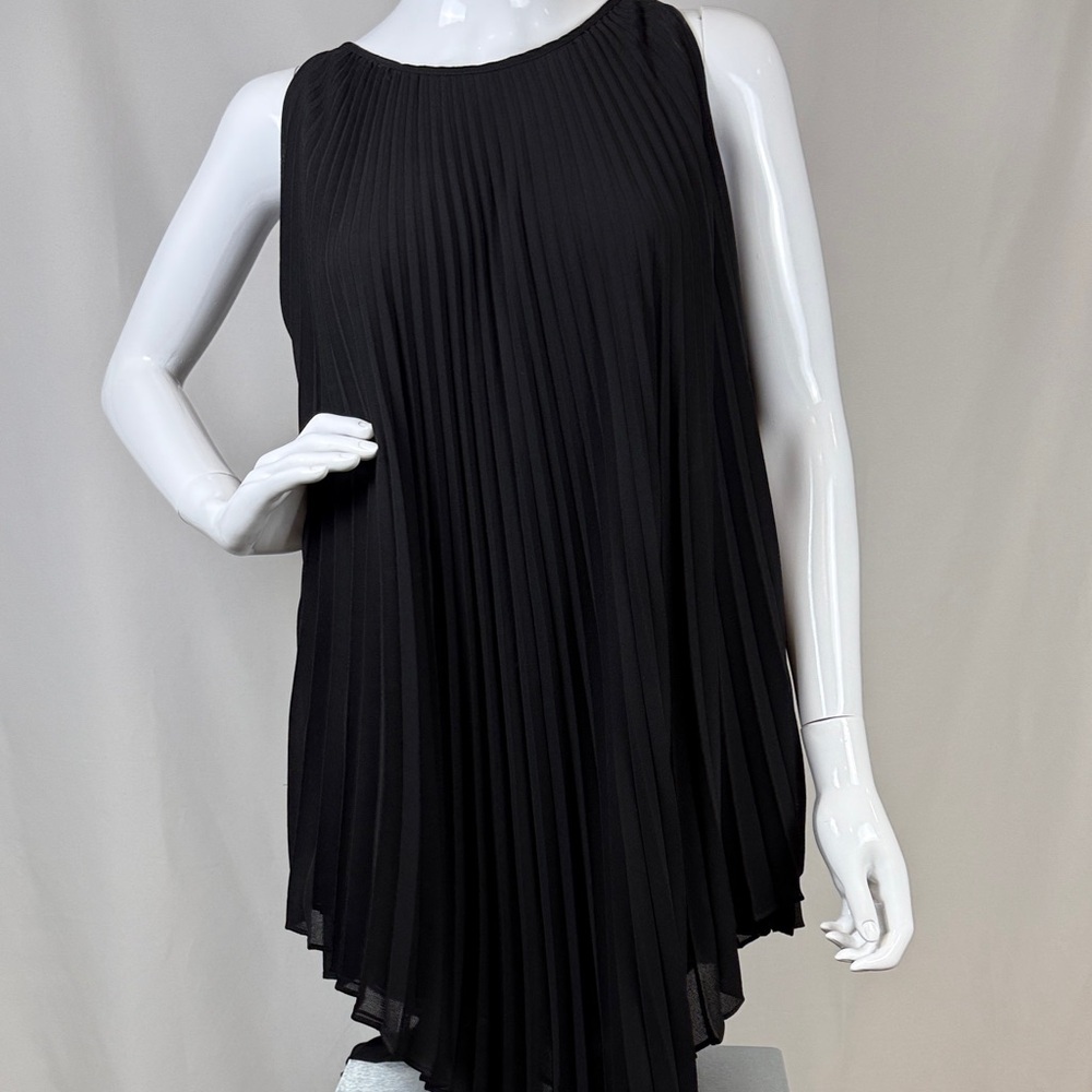 Max Studio Black Pleated Tunic Asymmetrical Hem Size Large